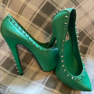 Spiked green platform heel